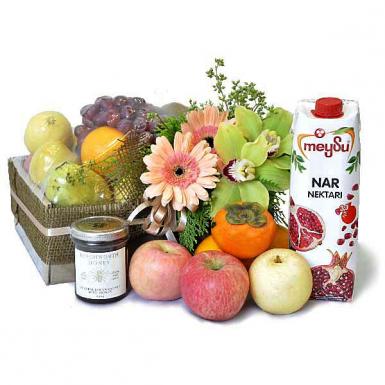 Fruitilicious Booty - Fruits Hamper - Juice, Honey, Grapes, Persimmons, Oranges, Pear, Apple