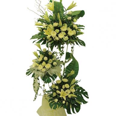 Pure Heart - Condolence Flower Arrangement Wreath