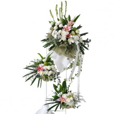 In Loving Memory - Condolence Flower Wreath