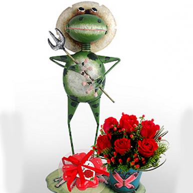 Prescot Love - Valentine Metal Sculpture Garden Roses Pot