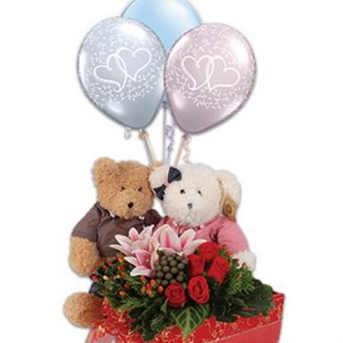 Hugs N Kisses - Couple Bears Flowers Gift Women's Day for Mom