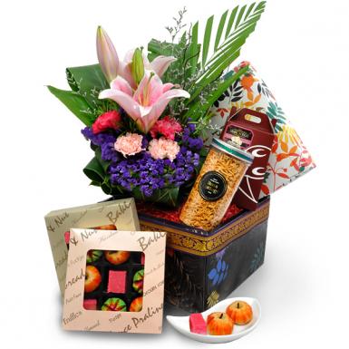 Isthuthi Vegetarian - Diwali Muruku Gift Hamper with Flowers