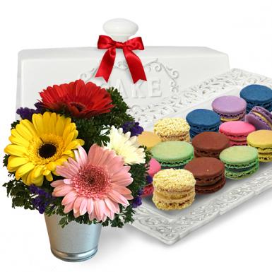 Cheery Macaroon - French Macaron with Flowers