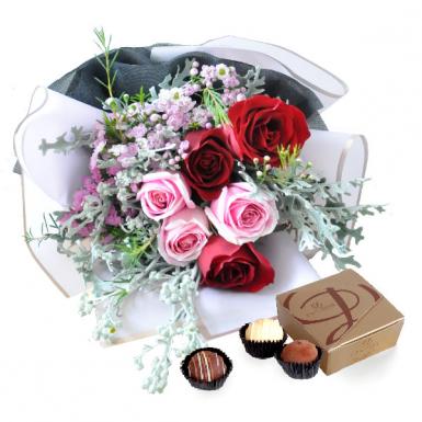 Sweet Rosy - Rose Bouquet with Decadence Chocolate