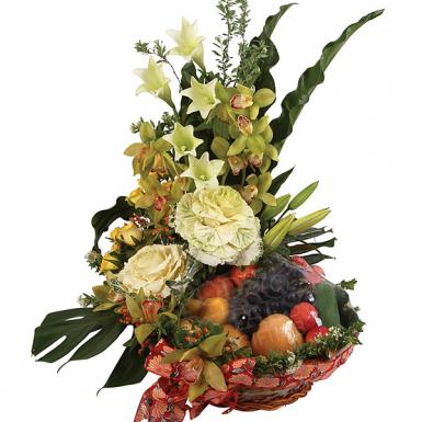 Garden Fresh - Fruits Basket Hamper with Flowers ( Grapes, Mangoes, Apples, Oranges, Kiwi, Pear)