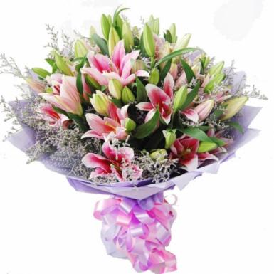 MAGNIFICIENT TEN - STARGAZER LILIES 10PC BOUQUET