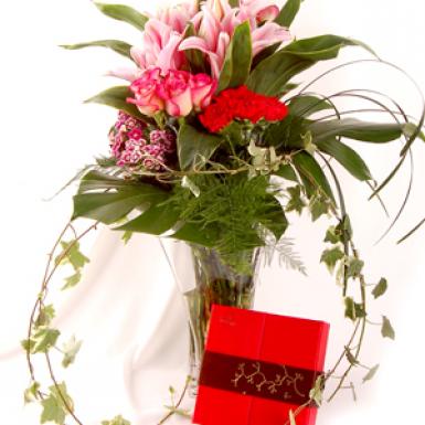 LUSCIOUSLY - FLOWERS VASE BOUQUET WITH DECADENCE CHOCOLATES