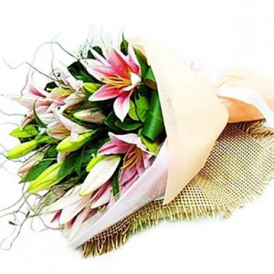 GLORIOUS LILLA - STARGAZER LILIES BOUQUET