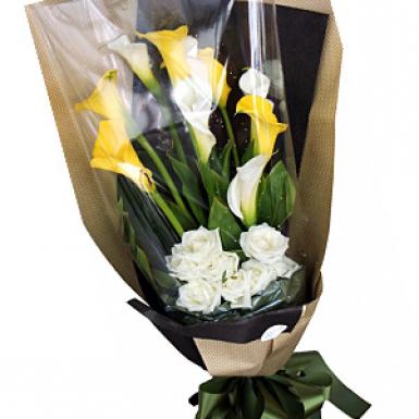 STUNNING KAYLA - CALLA LILIES BOUQUET