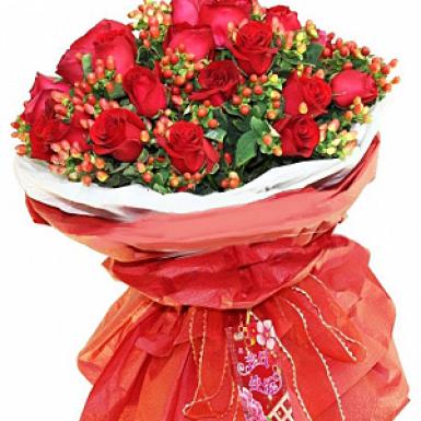 MAJESTIC ROSSA - ROSES HAND BOUQUET