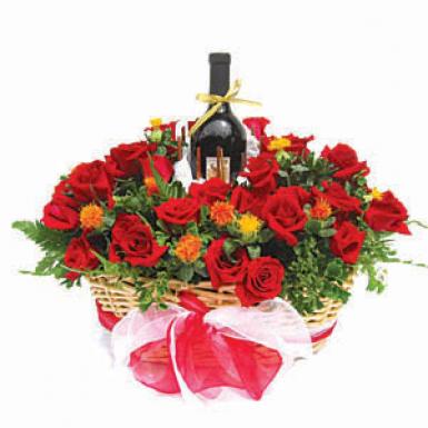 Red Bouquet - Wolf Blass Bilyara Shiraz with Red Roses