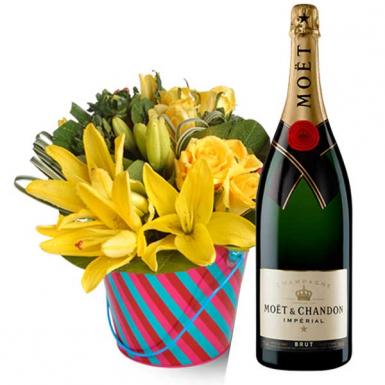 Saahee Moet - Moet & Chandon Champagne with Flowers