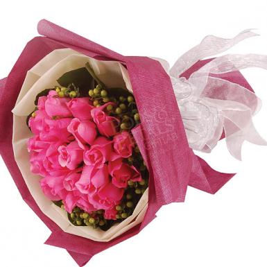 LOVING PINK - ROSES HAND BOUQUET