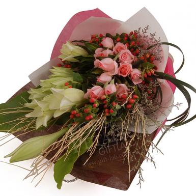LOVING CLEOPATRA - MADONNA LILIES WITH ROSES BOUQUET