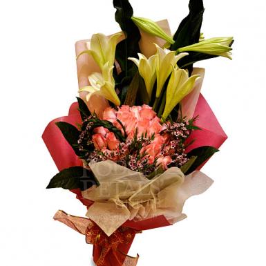 SWEET CARIAD - LILIES ROSES BOUQUET