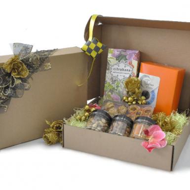 Bereket Hamper - Halal Food Gift Cookies, Safawi Dates, Pineapple Tart