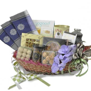 Dostluk Hamper - Halal Samping Kain Tenun Gift Hamper Basket