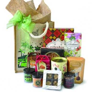 Tanrisal Halal Hamper - Food Gift in Eco carrier Bag