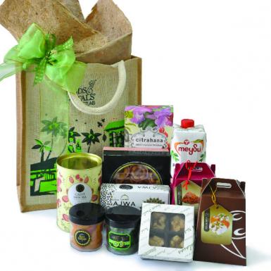 Tanri Halal Hamper - Cookies, Serunding. Dates in Eco Carrier Gift Bag