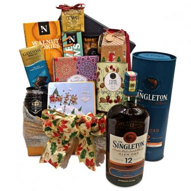 Ringsted Hamper - Singleton Whisky, Festive Cookies, Wine, Aromatherapy Candles