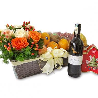Skagen Wine - Fruits Basket with Roses, Cookies, Shiraz