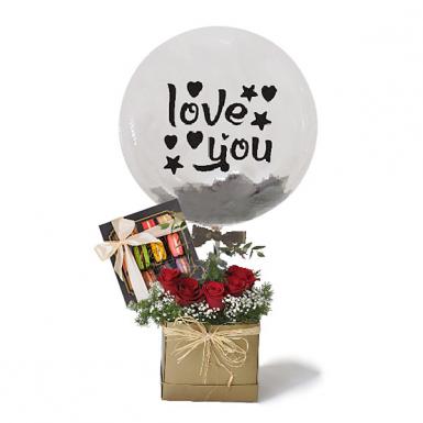 Macaron Joy - Sweet Assorted Macaroon 12pcs with Roses n Love Balloon