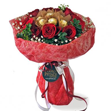 Chocolat Rosy - Fresh Red Roses with Ferrero Rocher Chocolates Bouquet