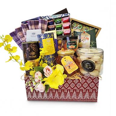 Mahbub Premium Hamper - Halal Gift, Whittard Cookies, Chocolate Royce, Kain Pelikat