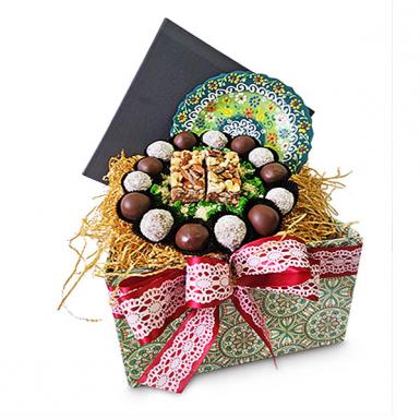 Tumuh Ramadan Dates Sweets Gift - Belgian Chocolate Kurma, Pistachio Baklavas, Tamrieh Almond