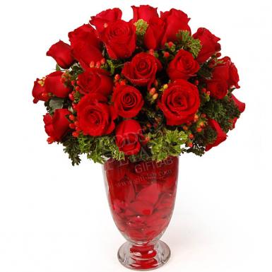 Gentle Hearts -- Roses Flower in Vase