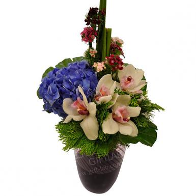 LOVE TRIUMPH - FLOWER VASE BOUQUET