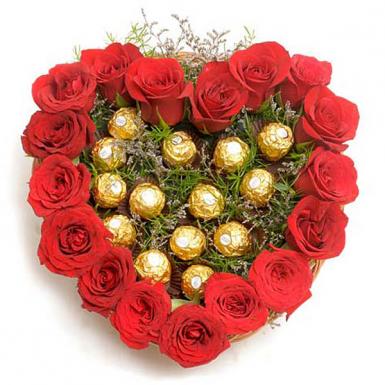 Heartily Rocher - Roses with Ferrero Rocher Chocolate Heart shaped Bouquet