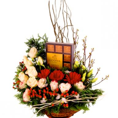 Godiva Chocolatier - Godiva Praline with Roses Flower Basket