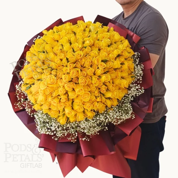 Grand Majesty 300 Yellow Roses Grand Bouquet with Baby's Breath Flower Delivery Malaysia